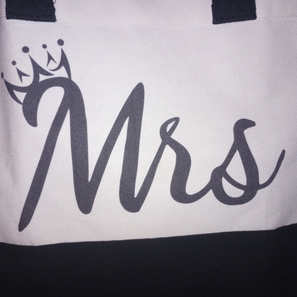 Mrs. Black and White Tote Bag Size 12.7x6.6x16.69 NWOT - Picture 4 of 4